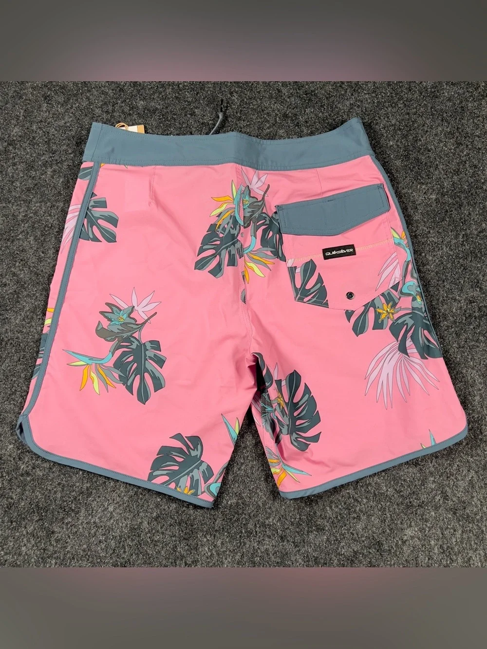 Quiksilver Highline Pink Tropical Boardshorts Swim Trunks Size 32 NWT